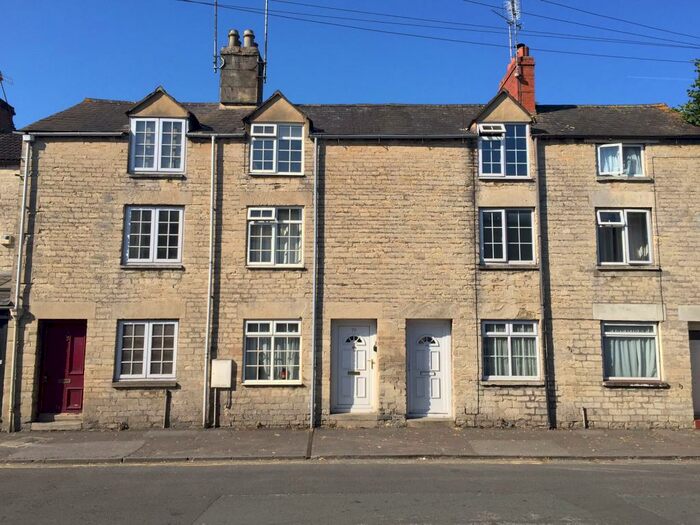 4 Bedroom Terraced House To Rent In Bed Student Property, GL7