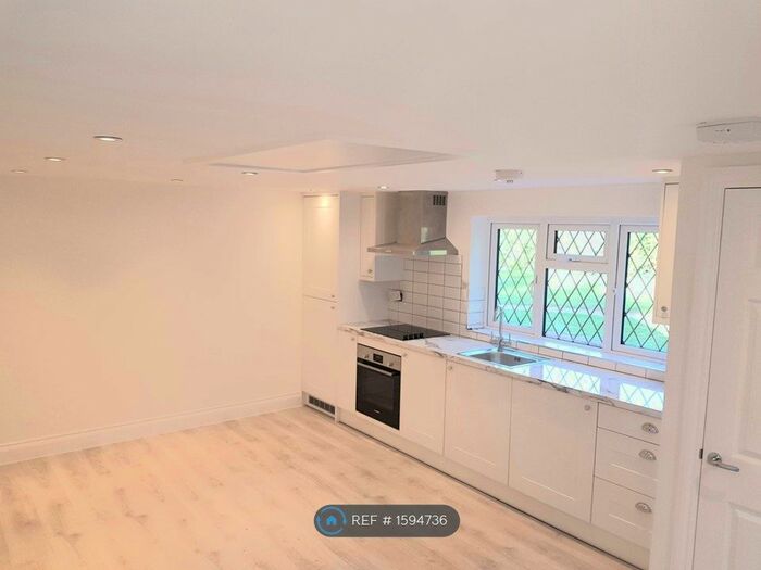 1 Bedroom Bungalow To Rent In Redbourn Lane, Harpenden, AL5