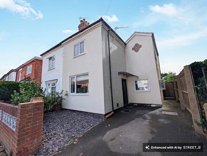 4 Bedroom Semi-Detached House To Rent In Paynes Road, Southampton, SO15