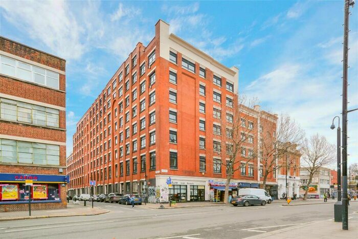 2 Bedroom Flat To Rent In City View House, Bethnal Green Road, London, E2