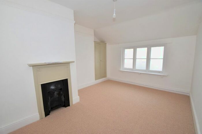 2 Bedroom Flat To Rent In Fore Street, Dulverton, Somerset, TA22