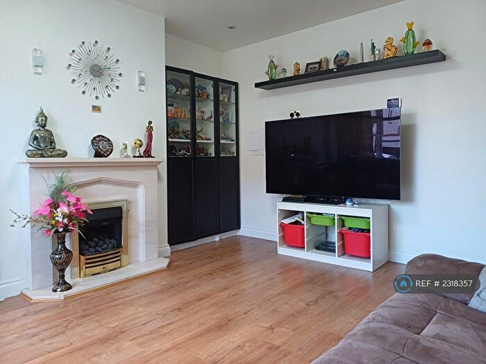 3 Bedroom Terraced House To Rent In Gomshall Avenue, Wallington, SM6