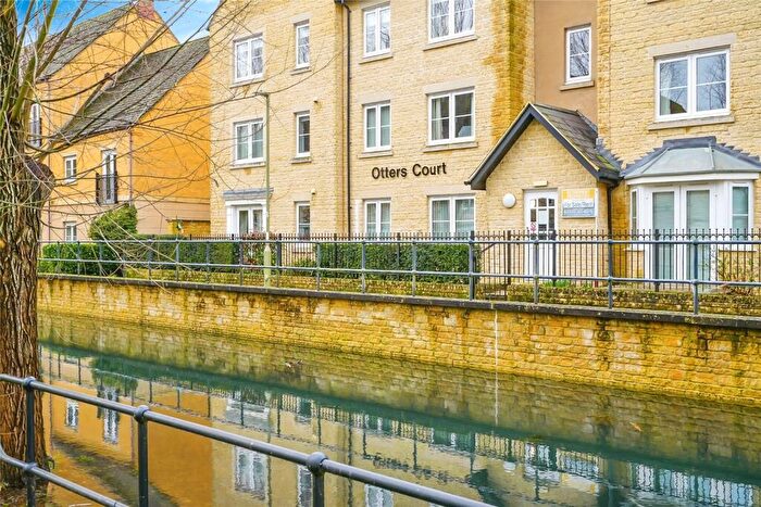 1 Bedroom Apartment For Sale In Otters Court, Witney, OX28