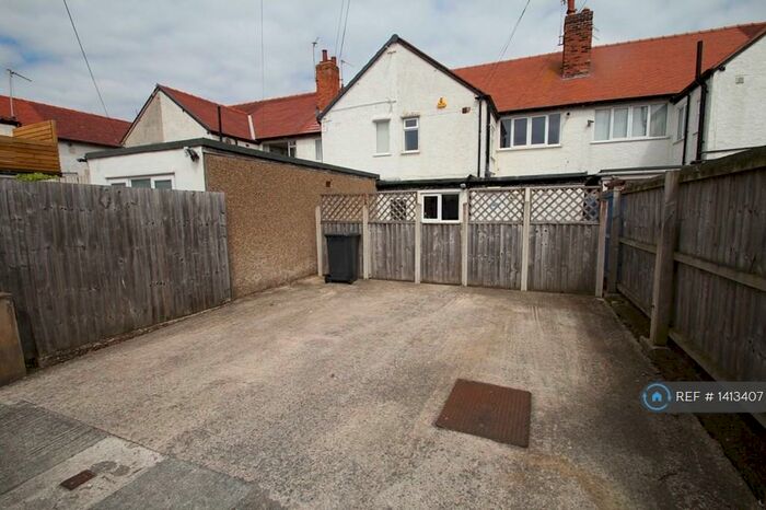 2 Bedroom Maisonette To Rent In Banks Road, West Kirby, Wirral, CH48