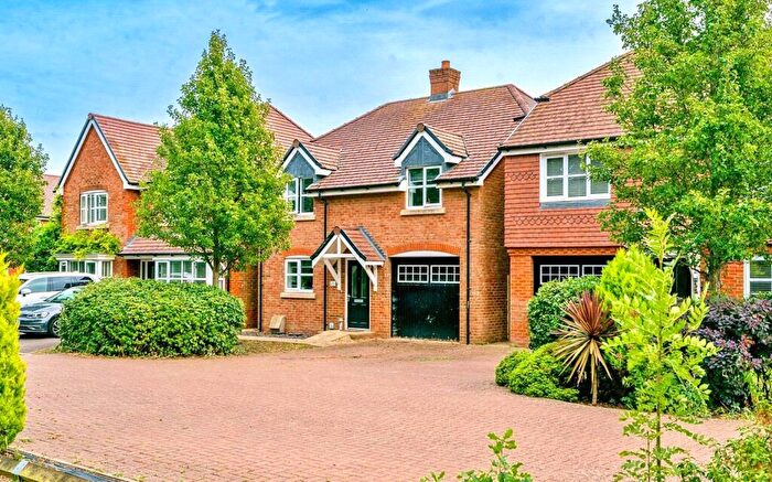 4 Bedroom Detached House To Rent In Blackbird Lane, Goring By Sea, Worthing, West Sussex, BN12