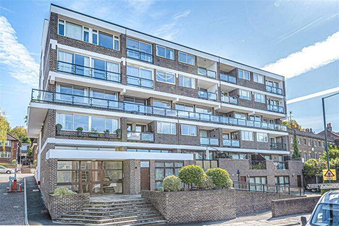 1 Bedroom Flat To Rent In Petersham Road, Surrey, TW10