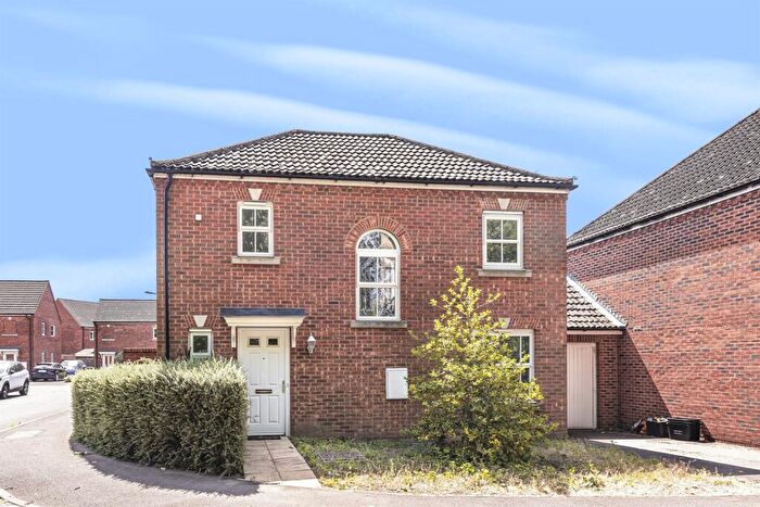 3 Bedroom Detached House To Rent In Dowles Green, Wokingham, RG40