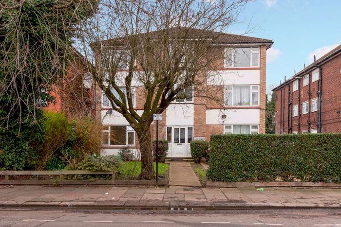 2 Bedroom Flat To Rent In Ravenswood, Palmerston Road, London, N22