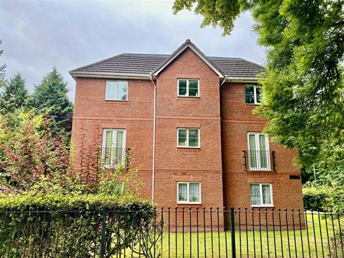 2 Bedroom Flat For Sale In Haunch Lane, Birmingham, B13