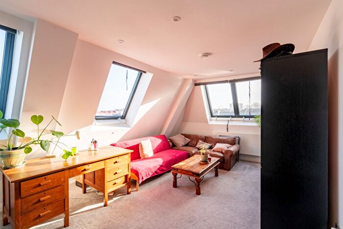 1 Bedroom Flat For Sale In Old Fire Station, Raleigh Road, Southville, Bristol, Somerset, BS3