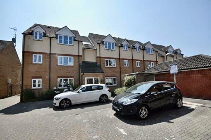 2 Bedroom Flat To Rent In Pollards Way, Taunton, TA1