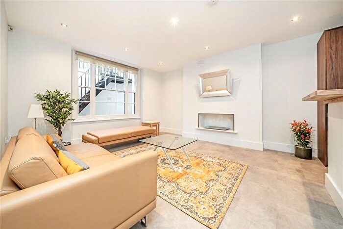 2 Bedroom Flat To Rent In Queens Gardens, Notting Hill, W2