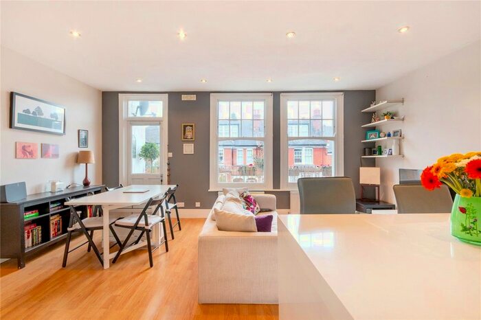 2 Bedroom Flat To Rent In Queensthorpe Road, Thorpe Estate, SE26