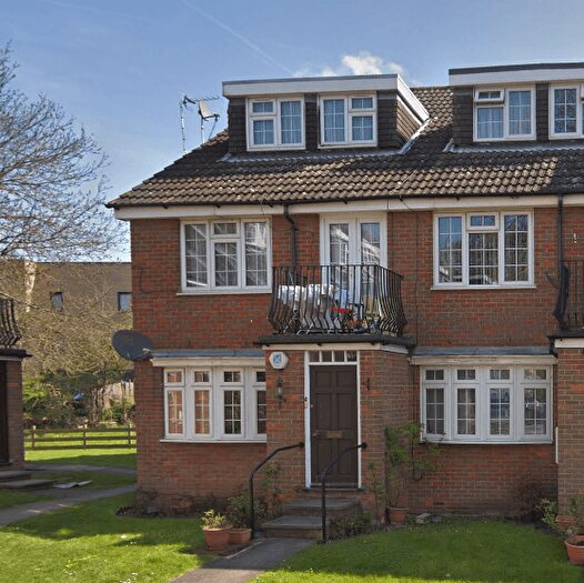 1 Bedroom Flat To Rent In Bramble Close, Stanmore, HA7