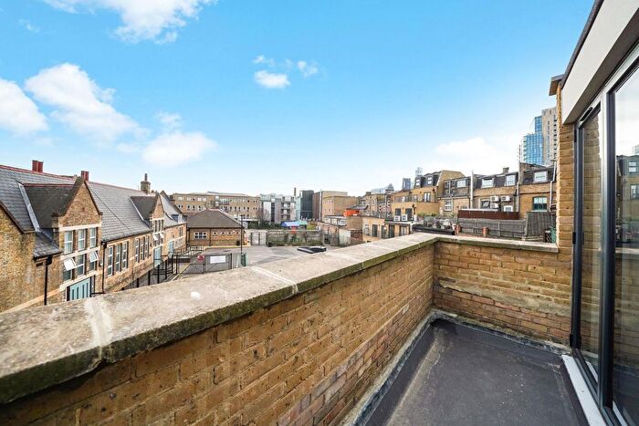 3 Bedroom Terraced House To Rent In Granby Street, London, E2