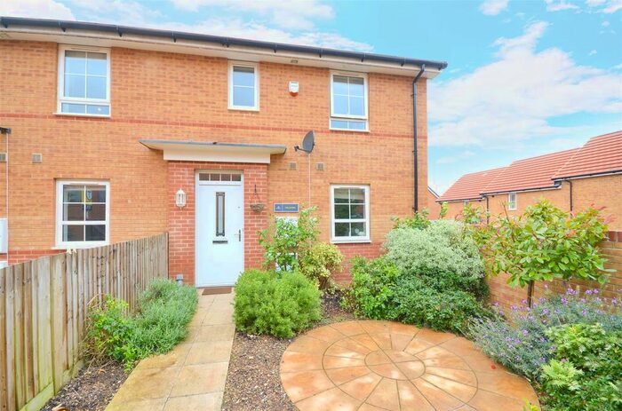 2 Bedroom End Of Terrace House To Rent In Galleon Walk, East Cowes, PO32