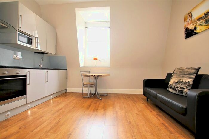 1 Bedroom Flat To Rent In Cromwell Road, Kensington, London, SW5