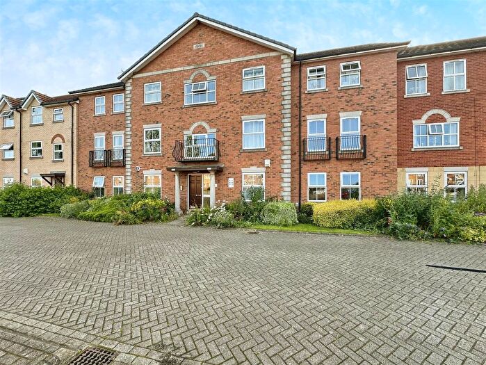 2 Bedroom Flat For Sale In Ha'penny Bridge Way, Hull, HU9