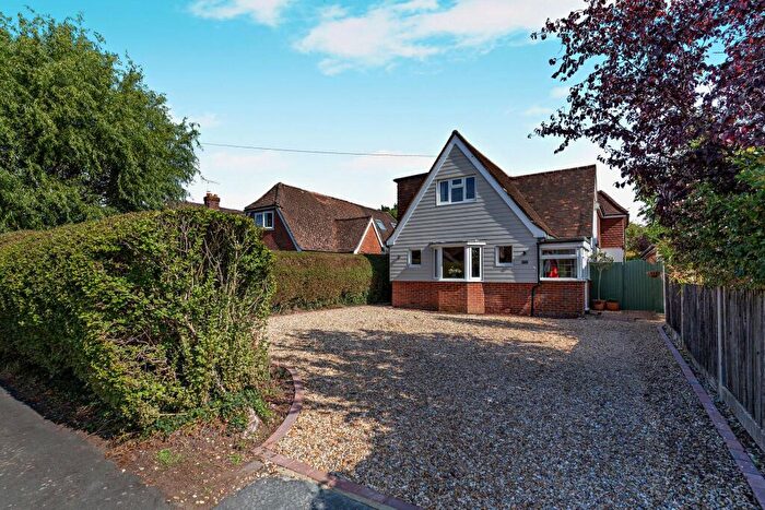 3 Bedroom Detached House For Sale In Shortheath Crest, Farnham, Surrey, GU9