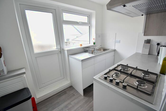 2 Bedroom Flat To Rent In Headland Park, North Hill, Plymouth, PL4