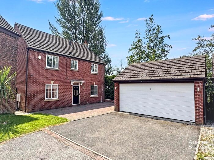 4 Bedroom Detached House For Sale In Emerald Drive, Moorside, OL1