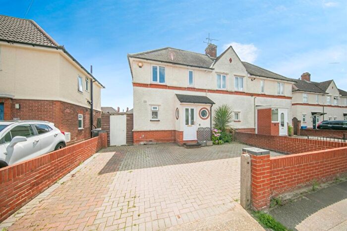 3 Bedroom Semi-Detached House For Sale In Whitton Church Lane, Ipswich, IP1