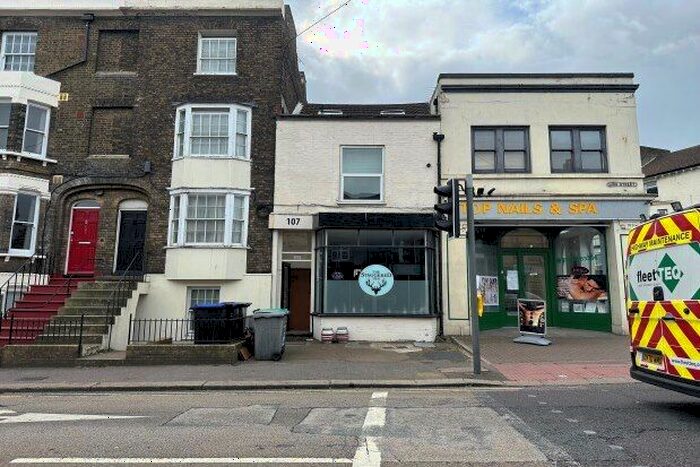 2 Bedroom Maisonette To Rent In High Street, Dover, CT16