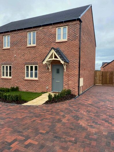 3 Bedroom Semi-Detached House To Rent In Westview Lane, Lutterworth, LE17