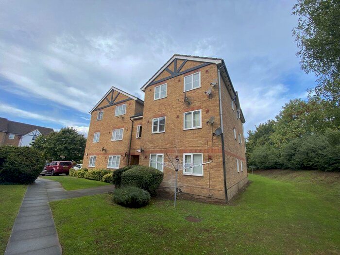 2 Bedroom Flat To Rent In Maplin Park, SL3