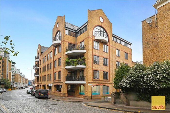 2 Bedroom Apartment For Sale In Hermitage Court, Knighten Street, London, E1W