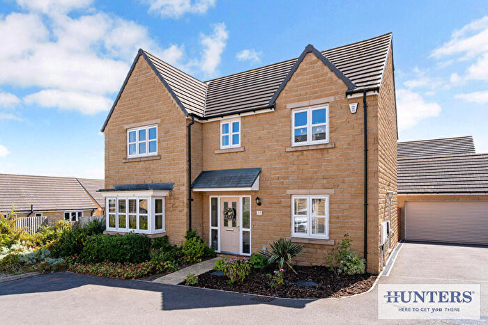 4 Bedroom Detached House For Sale In Brompton Drive, Bradford, BD10