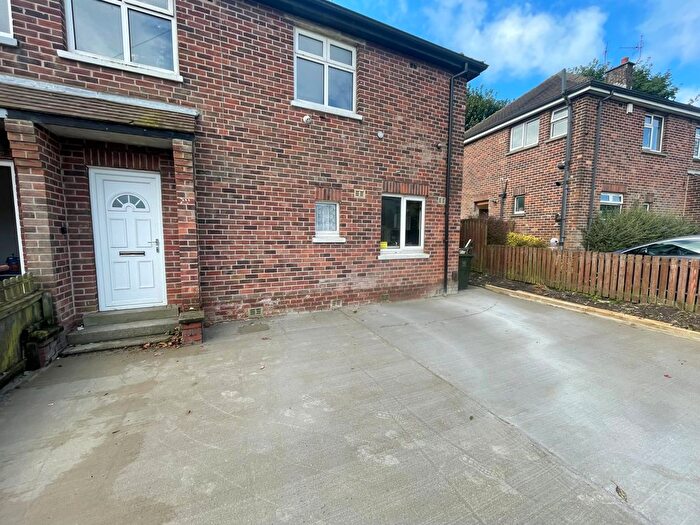 3 Bedroom Property To Rent In Fenwick Drive, Bradford, BD6