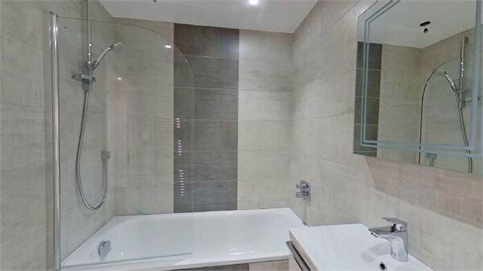 2 Bedroom Flat To Rent In Windmill Lane, Cheshunt, Waltham Cross, EN8