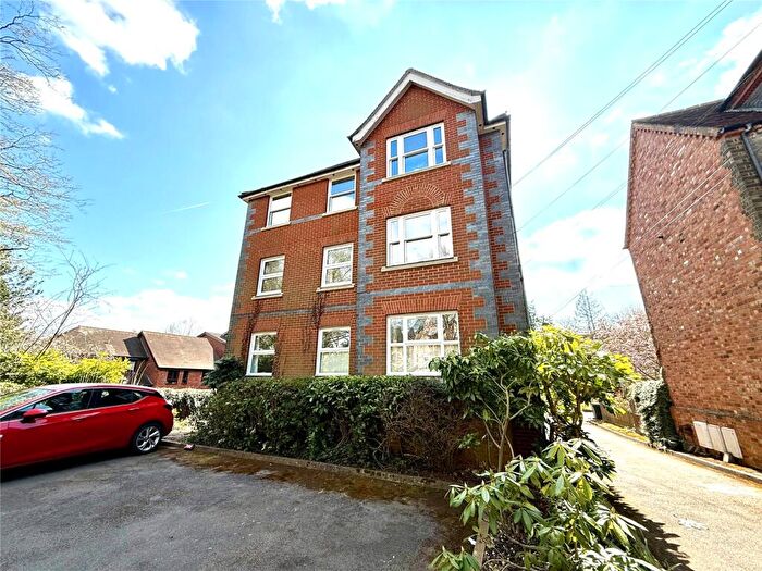 2 Bedroom Apartment To Rent In Derby Road, Caversham, Reading, Berkshire, RG4