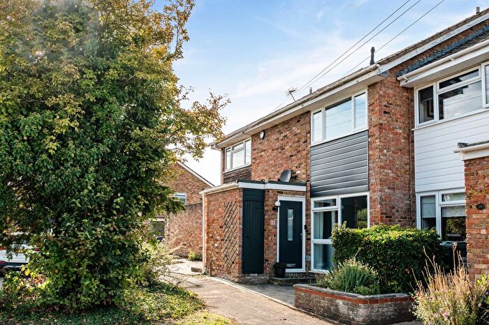 3 Bedroom Terraced House For Sale In Beauchamp Gardens, Mill End, WD3