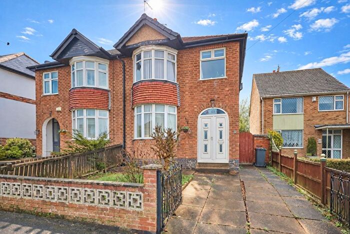 3 Bedroom Semi Detached House For Sale In Welwyn Road, Hinckley, LE10