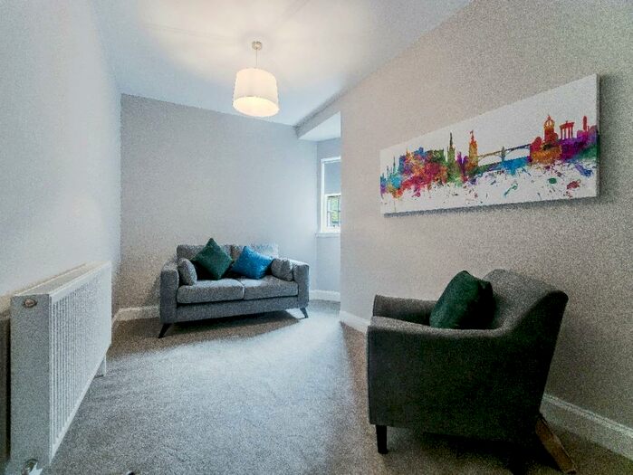2 Bedroom Flat To Rent In Paisley Close ( High Street), Old Town, Edinburgh, EH1