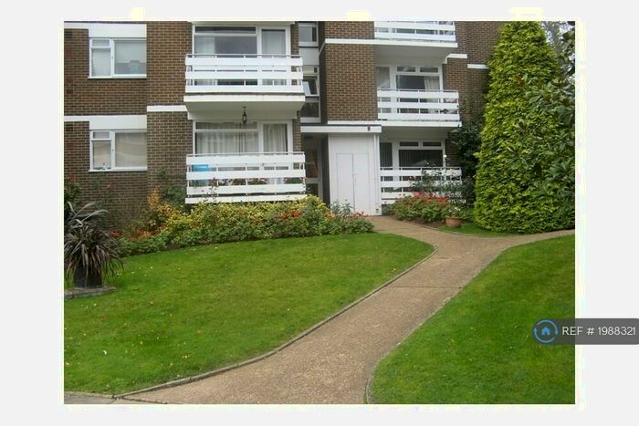 2 Bedroom Flat To Rent In Mountcombe Close, Surbiton, KT6