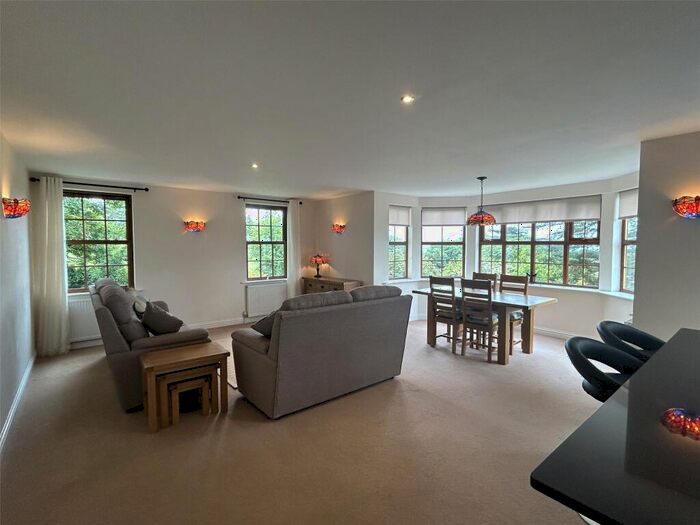 2 Bedroom Apartment To Rent In The Beeches, Launceston, Cornwall, PL15