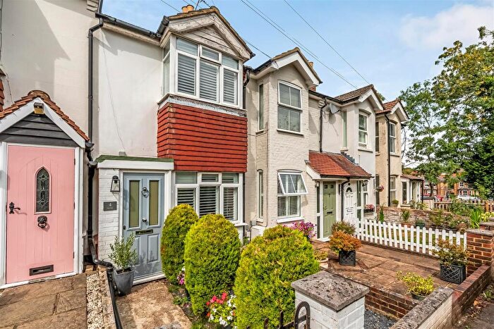 3 Bedroom House For Sale In Park Walk, Ashtead, KT21