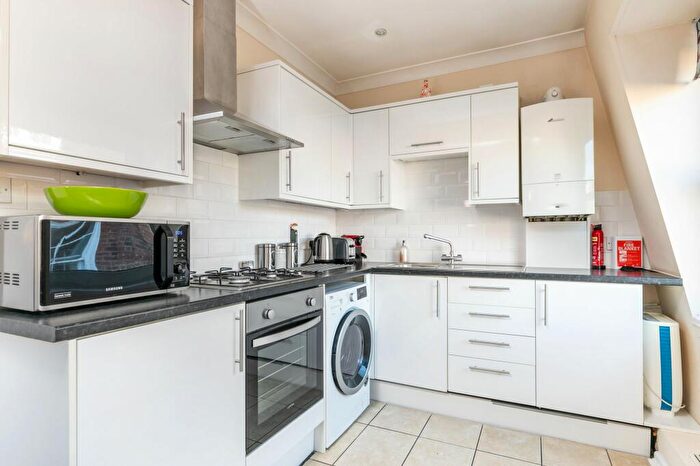 1 Bedroom Flat To Rent In Westgate House, Trafalgar Street, WInchester, SO23