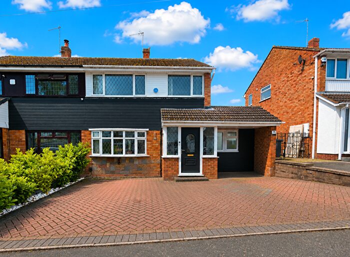 3 Bedroom Semi-Detached House For Sale In Arundel Road, Stourbridge, DY8