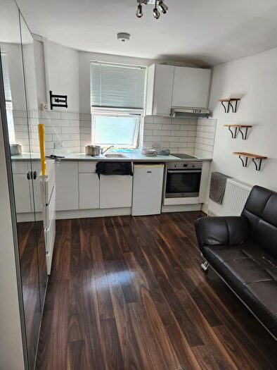 Studio To Rent In Kingsgate Road, London, NW6