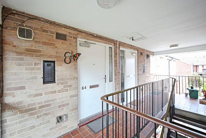 2 Bedroom Flat For Sale In Drayton Avenue, Stratford-Upon-Avon, CV37