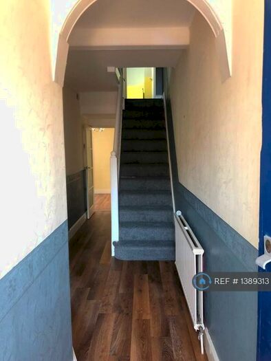 3 Bedroom Semi-Detached House To Rent In Holly Road, Aldershot, GU12