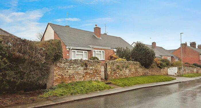 2 Bedroom Semi Detached Bungalow For Sale In High Hill Avenue, Rothwell, Kettering, NN14