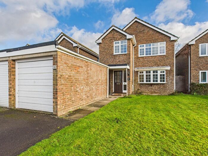 3 Bedroom Detached House To Rent In Ropley Close, Tadley, RG26