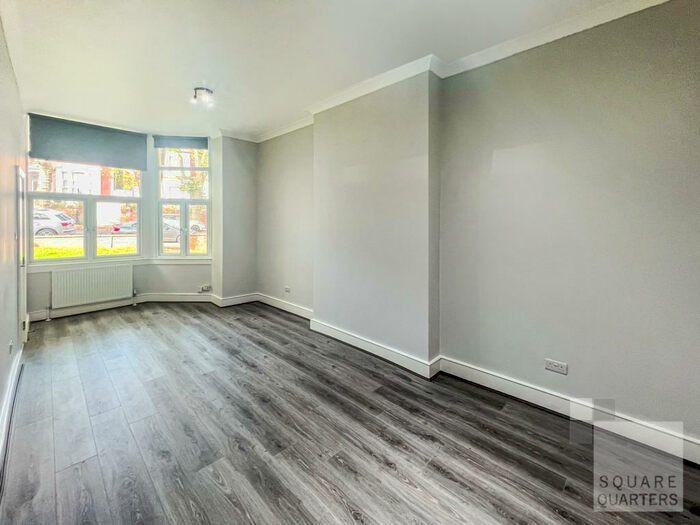 Studio To Rent In Mount View Road, Finsbury Park, N4