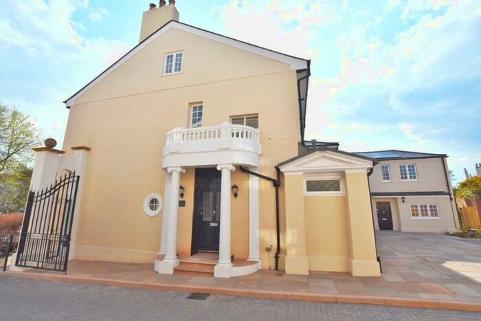 2 Bedroom Apartment To Rent In Magdalen Road, St Leonards, Exeter, EX2