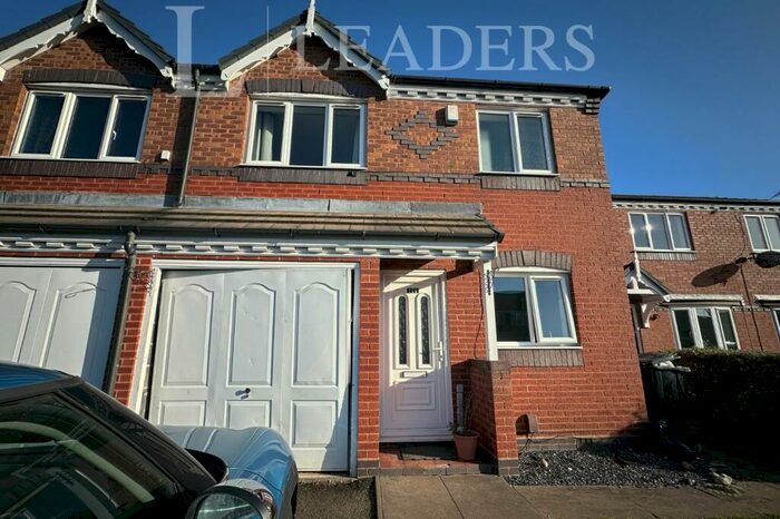 3 Bedroom Semi-Detached House To Rent In Hempole Lane, DY4